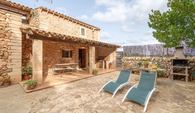 Country house very close to one of the most beautiful beaches of Mallorca