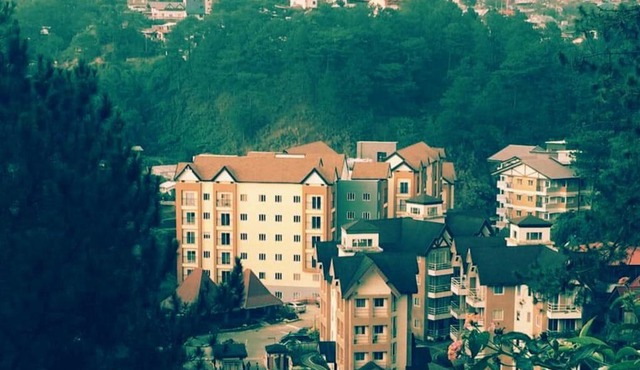 Courtyards Peak-Corner Pinestay - at Goshenland Baguio