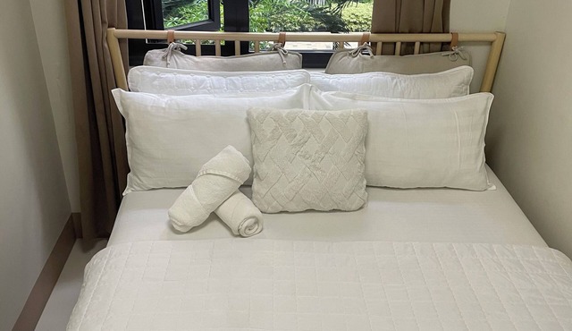 Cozy 1-bedroom condo in serene Pasay City with AC
