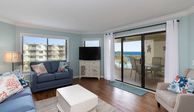 CRC 1310 - Great Ocean and Pool View