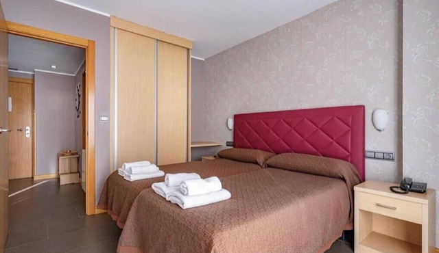 Cueto Spa 1 Bedroom Apartment for 2 Adults and 2 Children in Cangas de Onís