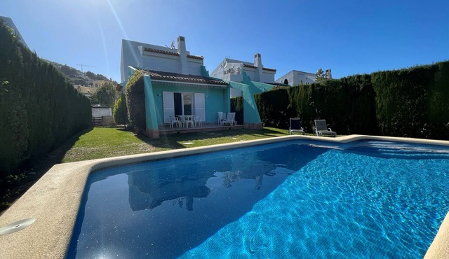 Detached villa with garden and private pool