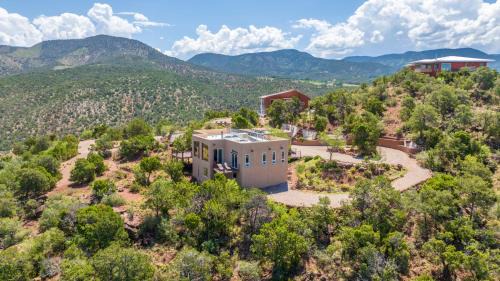Epic Mountain Views 4BR Near Cloudcroft & White Sands
