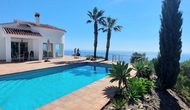 Exceptional Villa Estrellita: 180 ° Sea and Mountain View Private swimming pool.
