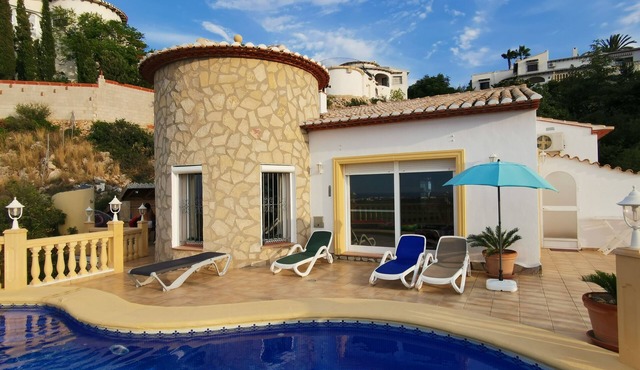 Fantastic holiday home with private pool and panoramic view, WIFI, air conditioning