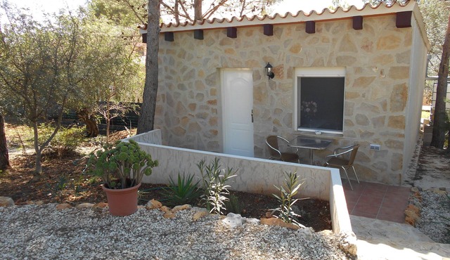Finca Rustica with air conditioning and shared swimming pool in a quiet location