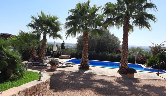 FKK-Finca Mallorca, small vacation house and apartment, heated. Pool, View, Wifi