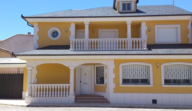 Fully equipped modern style individual chalet