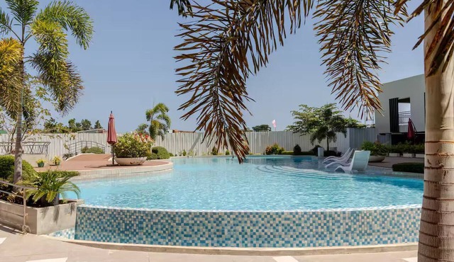 Fully Furnished Condo in Mactan, Lapu-Lapu City, Cebu w/Pool & Gym Access