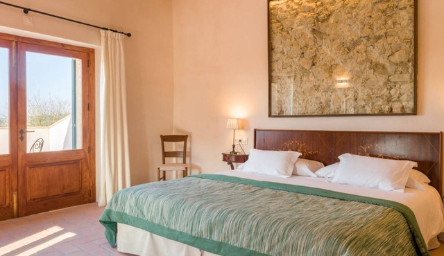GOSSALBA - DELUXE - Nice room in agriturismo with shared pool and free Wifi