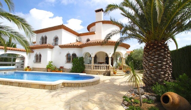 GRANADA Villa piscina, jardín, BBQ, Wifi gratis