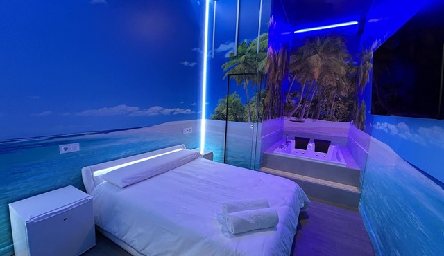 Habitación con Jacuzzi y Baño Privado