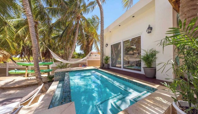 Hideaway Aruba: Private Villa with Jacuzzi