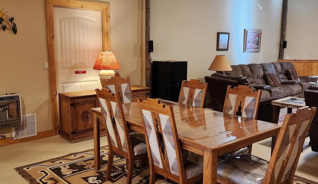 "High End Luxury Cabin", Forest Access, Spacious, Views, Elevation, Sparkling