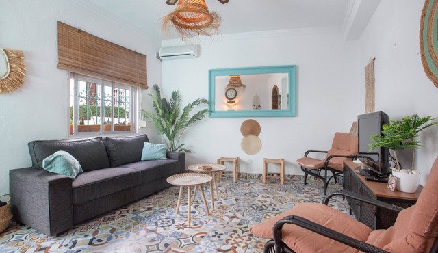 Holiday Home 'Gecko' with Private Terrace, Wi-Fi and Air Conditioning