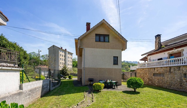 Holiday Home 'La Buhardilla De Solavega' with Mountain Views, Private Terrace & Wi-Fi