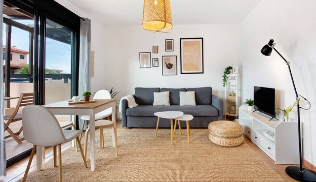 Holiday Home "La Casita De Majanicho" with Shared Pool, 2 Private Terraces & Wi-Fi
