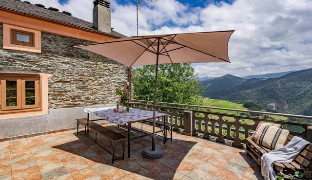 Holiday Home 'Mirador Del Navia' with Mountain View, Private Terrace and Wi-Fi