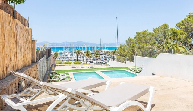 Holiday Home 'Son Veri D'abaix Izquierda' with Sea View, Wi-Fi and Air Conditioning