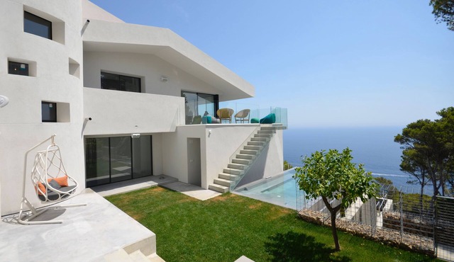 Holiday rental villa with swimming pool in Begur, Sa Tuna