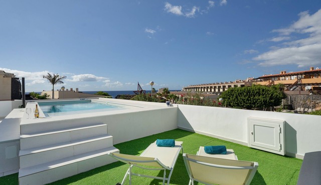 Holiday Villa 'Sea View' with Ocean Views, Wi-Fi and Air Conditioning