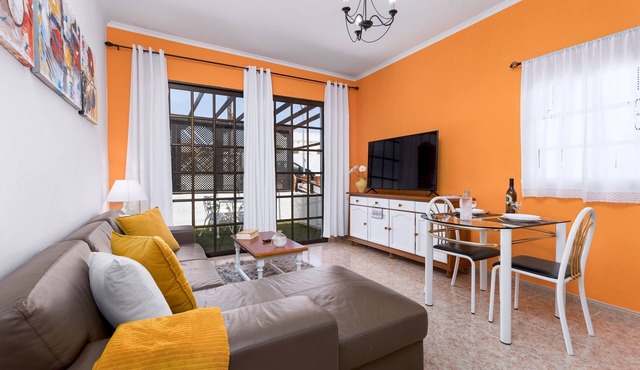 Home2Book Las Tinajas B, Charming Stay