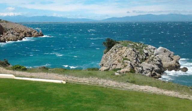 L'escala: Seafront - Residence with swimming pool - Bay of Roses and Pyrenees views