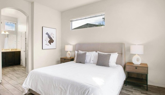 Landing | Chic 1BD, Yoga Studio, Pool
