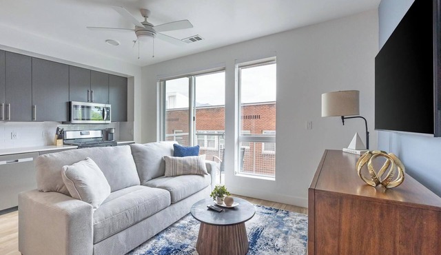 Landing | Spectacular Studio in Central City