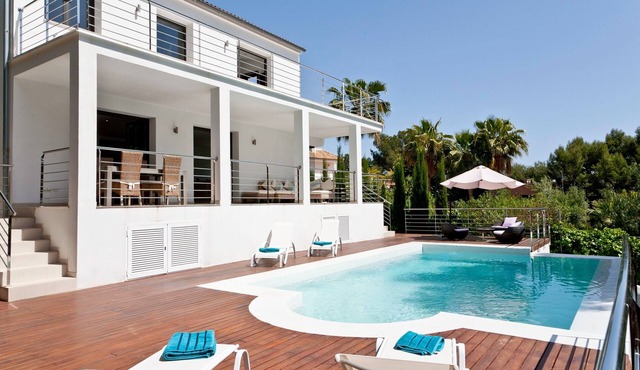 Large Modern Villa, private pool, very close to Portals beach & luxurious Marina