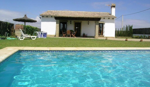 Large pool, beautiful fireplace, brick barbecue, near the beautiful beach in Roche - Casa Bartolo -