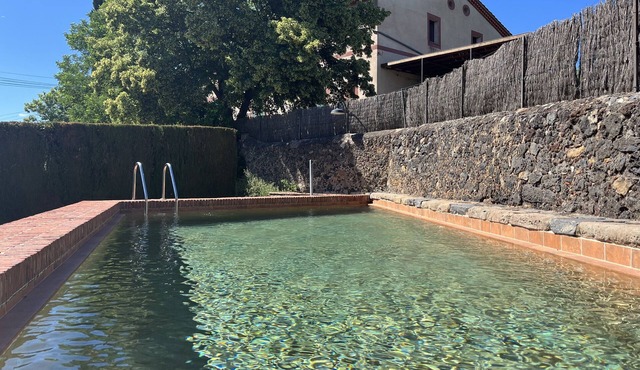 Large restored Catalan farmhouse with capacity for 24 people.