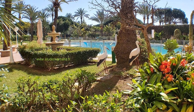 Large Studio in a luxury residence. Panoramic and breathtaking sea view