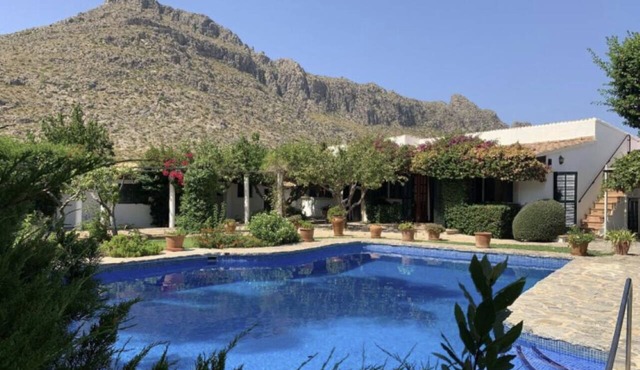 Las Rosas – A Peaceful Mallorcan Retreat with Spectacular Mountain Views