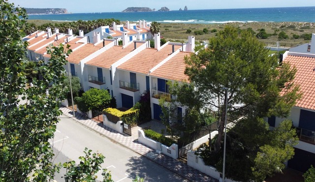 Les Dunes 17 - Beachfront, pool and with A/C