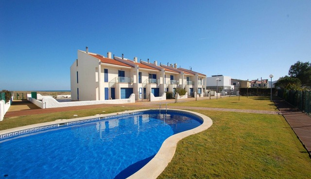 Les Dunes 04 - Beachfront, A/C and with pool