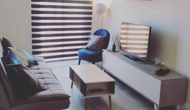 Lovely 4 bedroom apartment 20min from city center of Barcelona