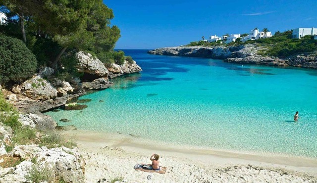 Lovely apartment in Cala Ferrera with sea views