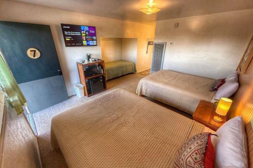 Lucky Seven Shared Kitchen, Sleeps 4 Mokee Motel in Bluff