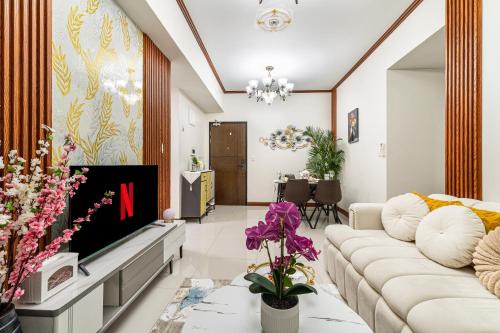 Luxurious Staycation near Okada, Airport, City of Dreams, Solaire, and MOA with free pool & gym