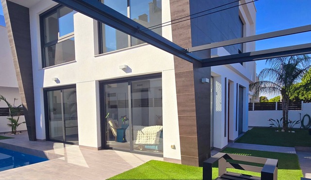 Luxury 3 Bed modern villa with private pool only 8 minutes from Airport & beach