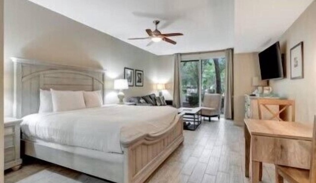 Luxury Ground Floor Studio in Baytowne Wharf's Bahia