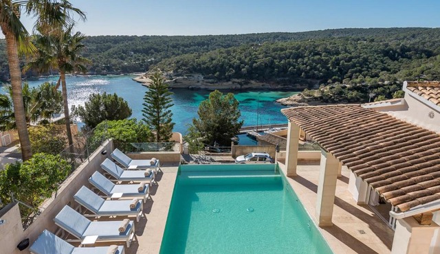 Luxury Villa with panoramic sea views