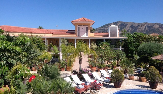Magnificent Villa in Alfaz. September discount € 1600/week.