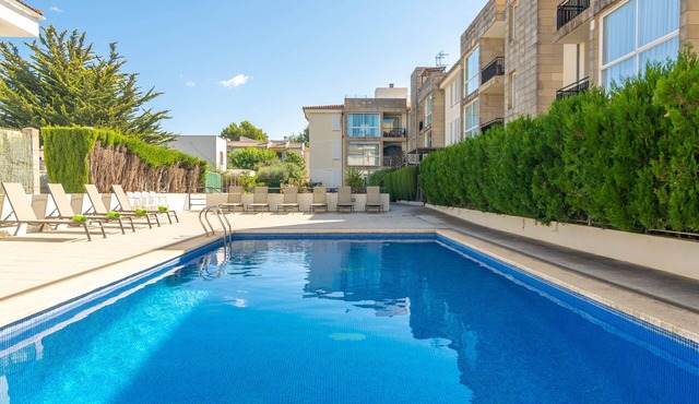 MIRELLA - Fantastic apartment with shared pool near the beach. Free WIFI.