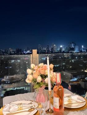 Modern Executive 1BR with Huge Balcony and Sunset View