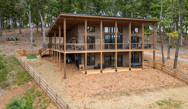 Modern Rustic Log Cabin-Dog Friendly-Fenced-Views-Hot Tub