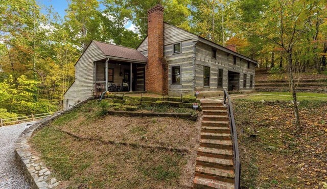 Monthly Stays| Fully Resorted Historic Luxury Cabin| Fireplace