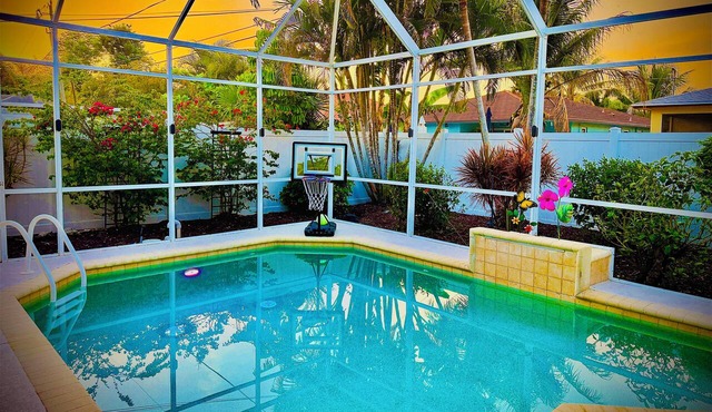 Naples Retreat w/Saltwater Pool: 2 Mi to Beach!