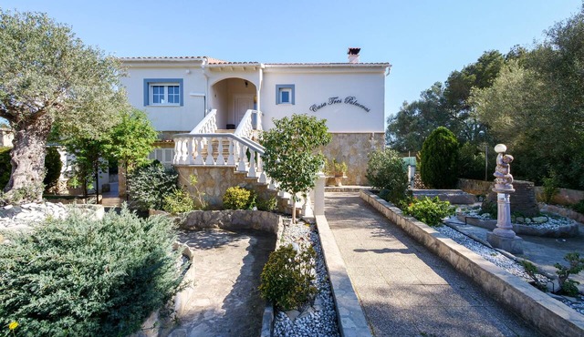 *NEW*Modern villa for 12 people + pool + air conditioning, fast WIFI, beach 5 min walk